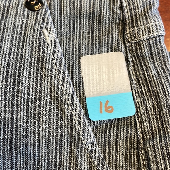 Level 99 jeans. - Picture 4 of 6